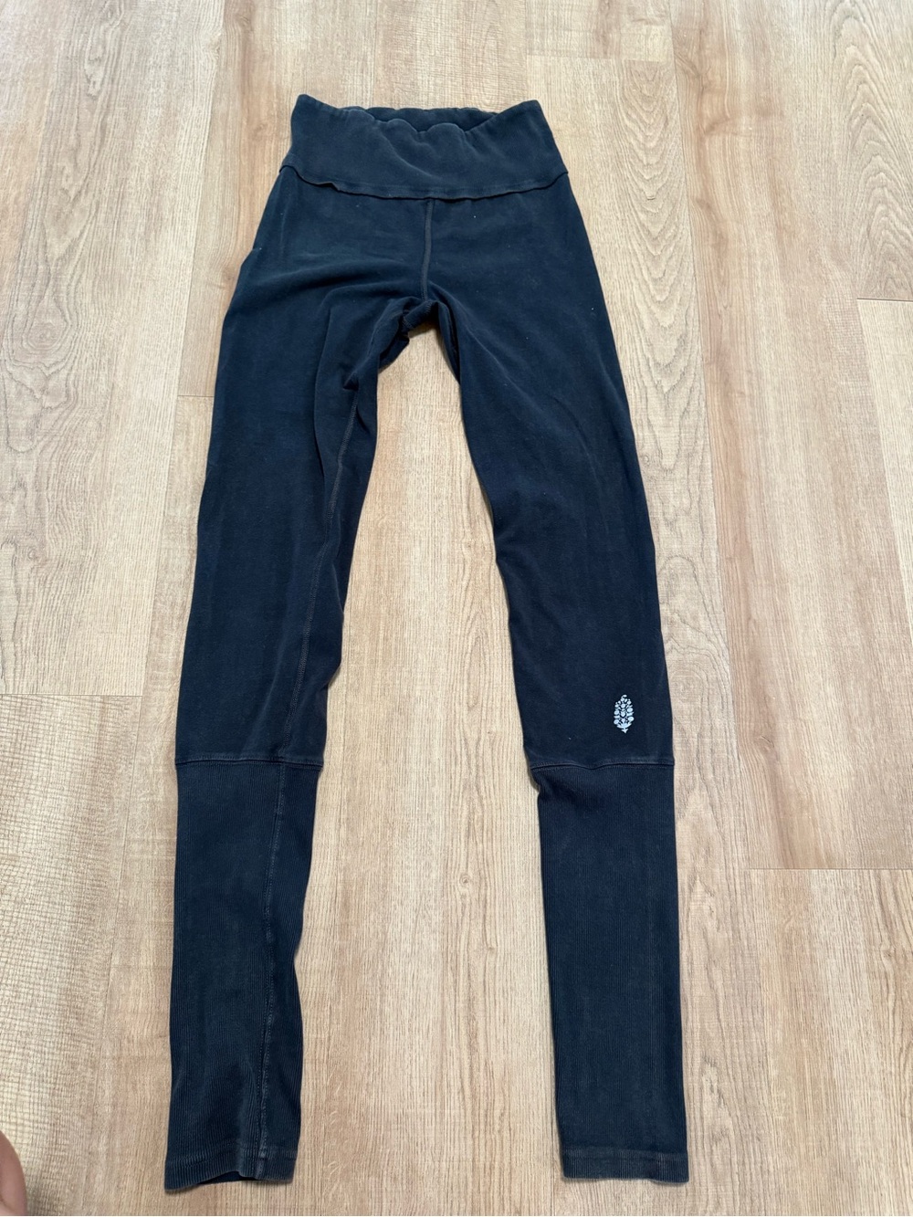 fp movement hot shot leggings with logo